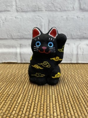 黒猫に金雲(金運)
